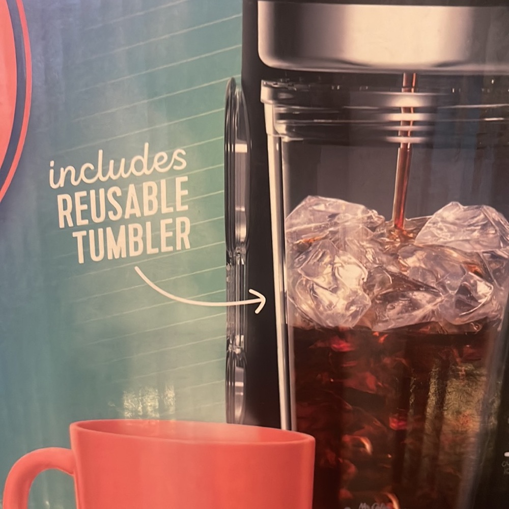 Mr. Coffee Iced + Hot coffee maker. No Pod reusable filter. Great deal!!! - Picture 6 of 9